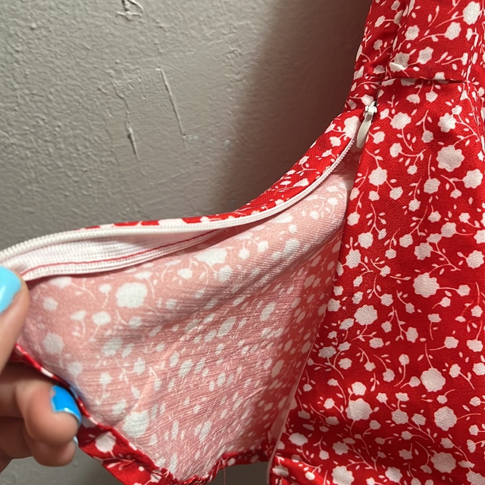 Red blouse - Picture 2 of 3